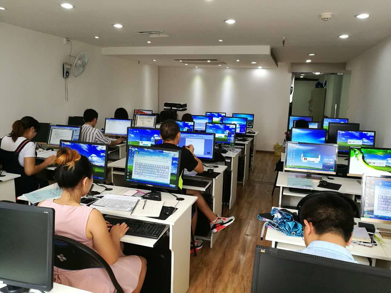 【貴陽電腦培訓(xùn)學(xué)校辦公軟件文員文秘培訓(xùn)班】價(jià)格,廠家,office培訓(xùn)